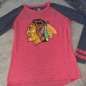 NHL Chicago Blackhawks long sleeve t-shirt - size small.     A
